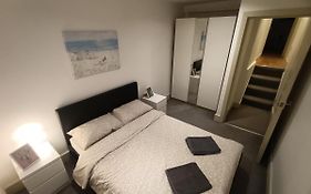 Lovely 2 Bedroom Serviced Apartment In London